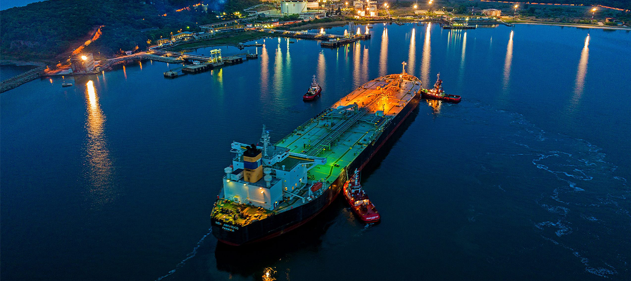 tanker-in-port